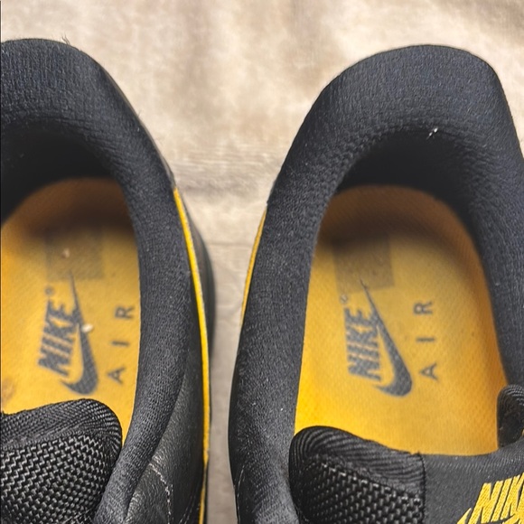 Nike Air Force 1 Black and Yellow Sneakers men’s size 9 - Picture 2 of 7
